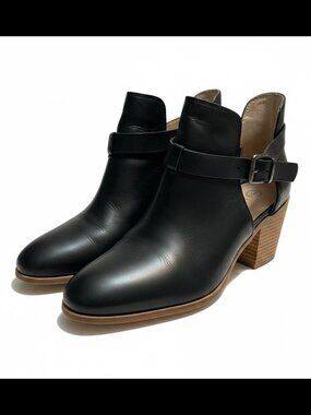 G.H. Bass & Co. Sylvia Black Leather Cutout Buckle Ankle Booties Size 9 Minimali